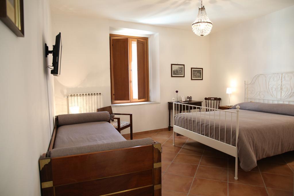 Le Stanze Dei Nonni Bed & Breakfast Avellino Ruang foto